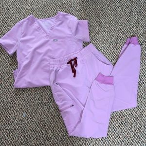 FIGS lilac jogger set size small